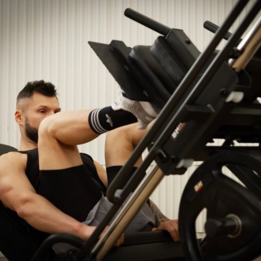 BH FITNESS HACK GUGGOLÓ, 45° LÁBTOLÓGÉP - G530
